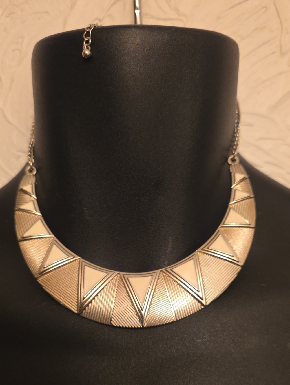 Geometric Collar Necklace in Cream and Gold